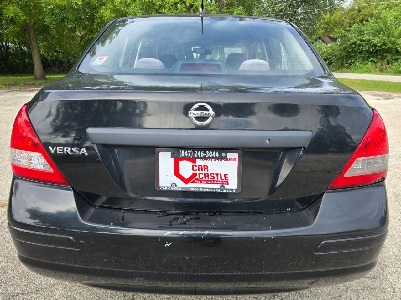 Used 2009 Nissan Versa Sedan FWD image 4