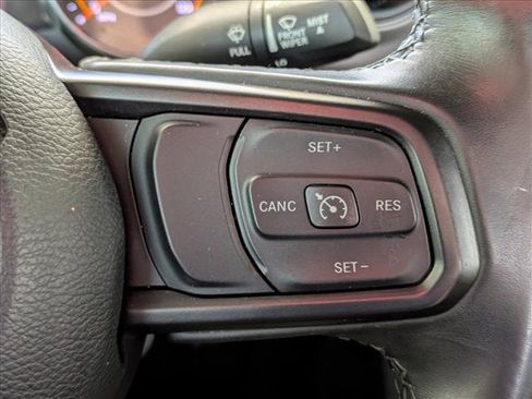 Used 2022 Jeep Gladiator Sport AWD/4WD image 6