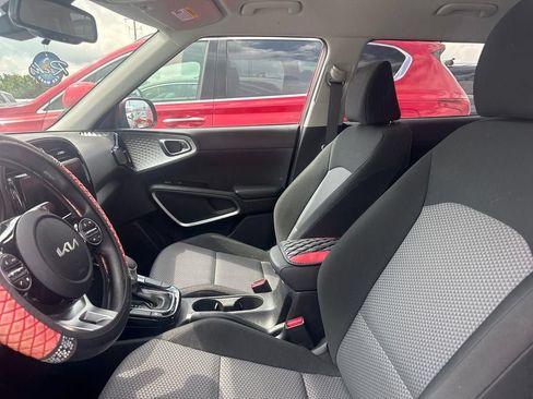 Used 2023 Kia Soul S FWD image 18