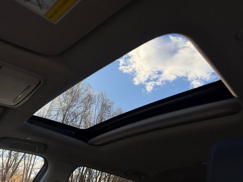 Used 2024 Honda CR-V EX-L image 17