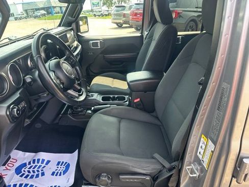 Used 2019 Jeep Wrangler Unlimited Sport S AWD/4WD image 29