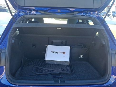 Used 2024 Volkswagen Golf R image 28