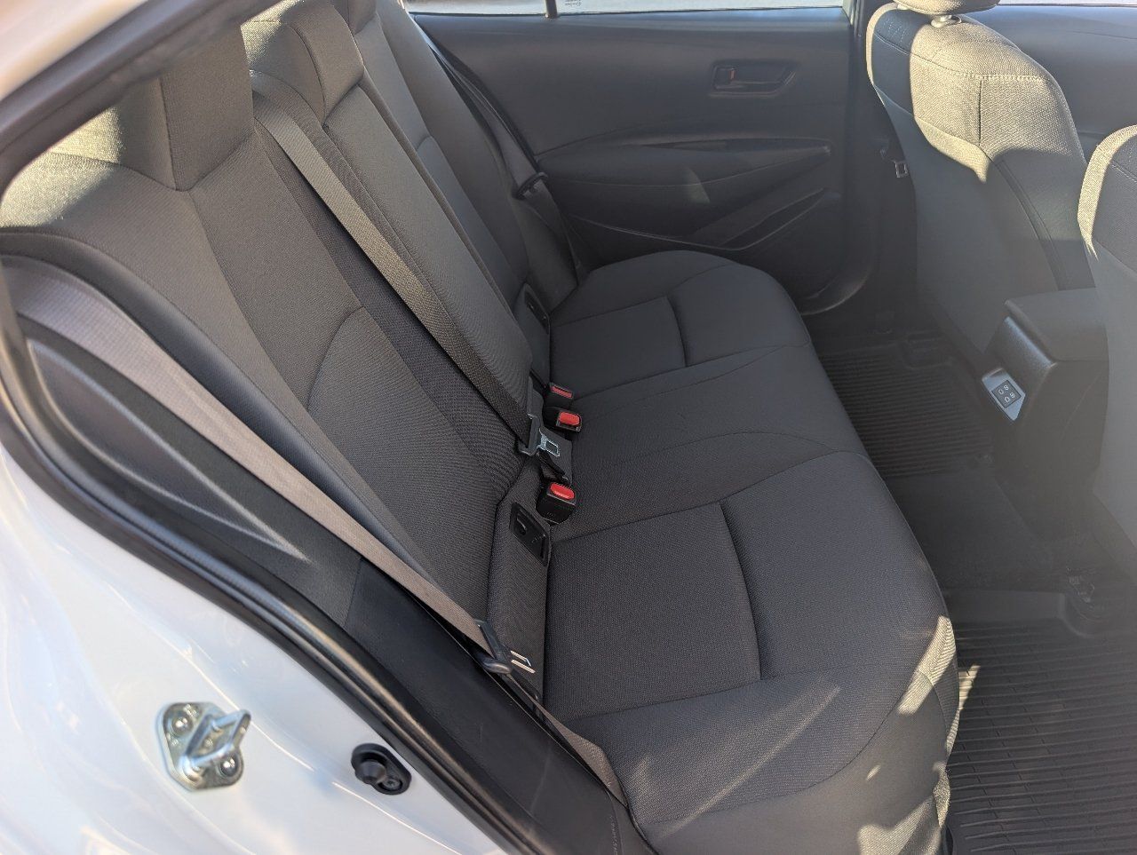 Used 2024 Toyota Corolla LE FWD image 5