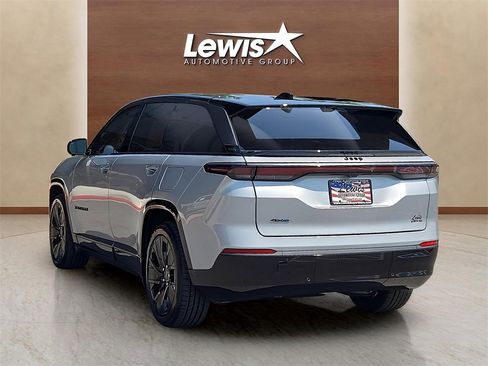 Used 2024 Jeep Wagoneer Launch Edition image 4