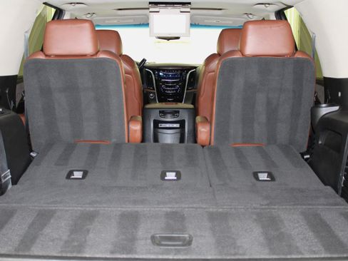 Used 2018 Cadillac Escalade Luxury image 75