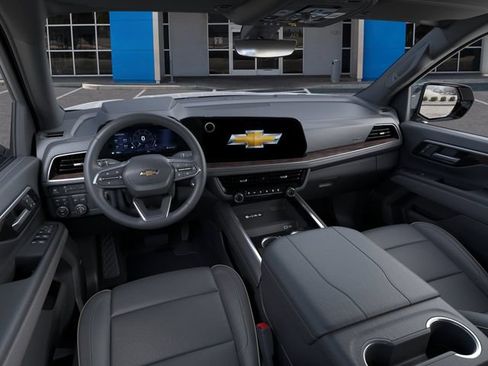 New 2026 Chevrolet Suburban Premier AWD/4WD image 15