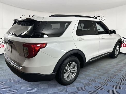 Used 2022 Ford Explorer XLT w/ Equipment Group 202A image 8
