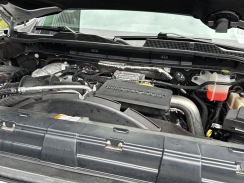 Used 2022 Chevrolet Silverado 2500 LTZ w/ LTZ Convenience Package image 31