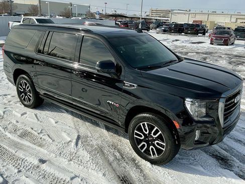 Used 2021 GMC Yukon XL AT4 w/ AT4 Premium Package image 4