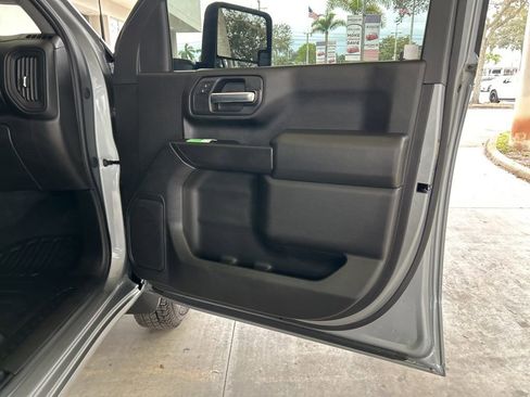 Used 2025 Chevrolet Silverado 3500 W/T image 27