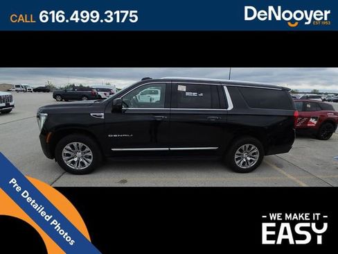 Used 2025 GMC Yukon XL Denali AWD/4WD image 7