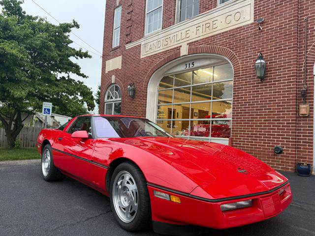 Used 2000 Chevrolet Corvette Coupe w/ Roof Pkg RWD image 1