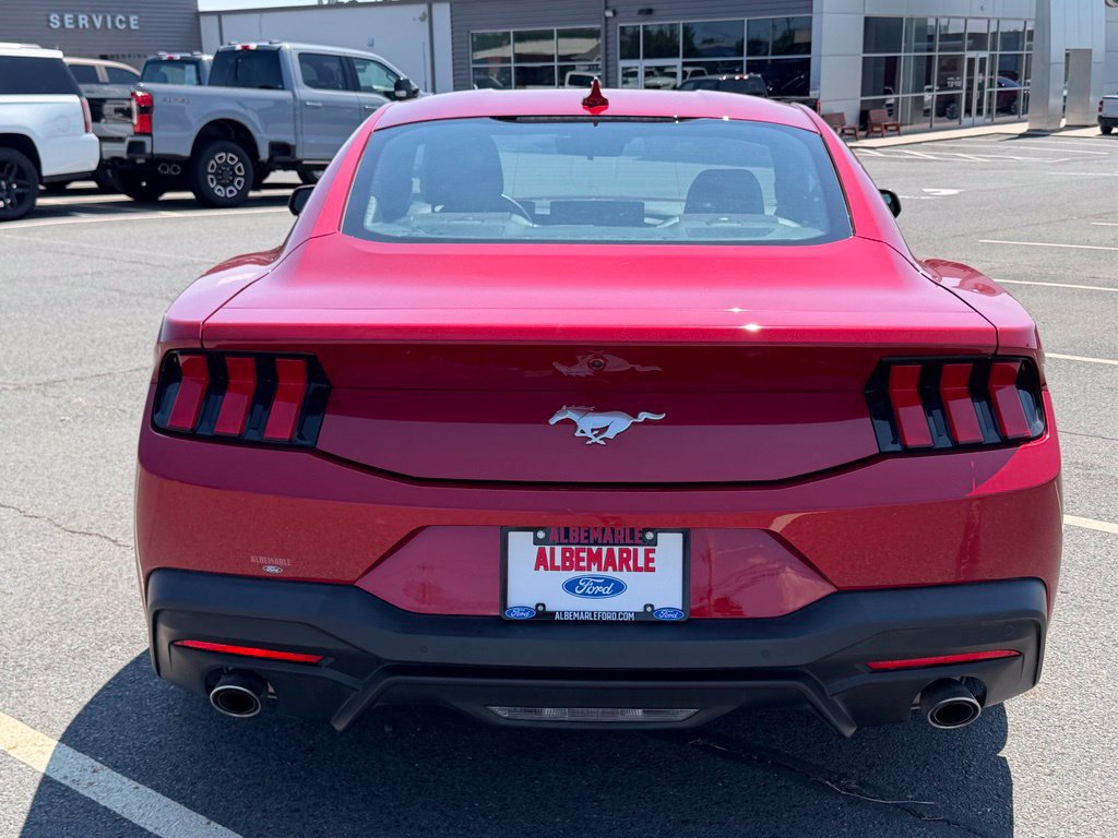 Used 2024 Ford Mustang Coupe RWD image 4