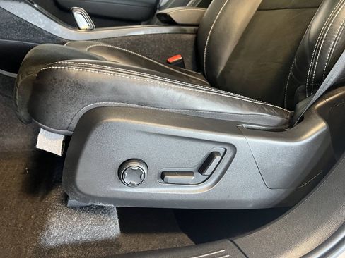 Used 2021 Volvo XC40 T5 R-Design w/ Advanced Package AWD/4WD image 23