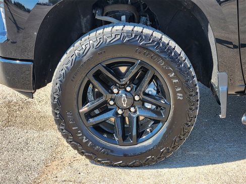 Used 2024 Chevrolet Silverado 1500 LT Trail Boss image 10