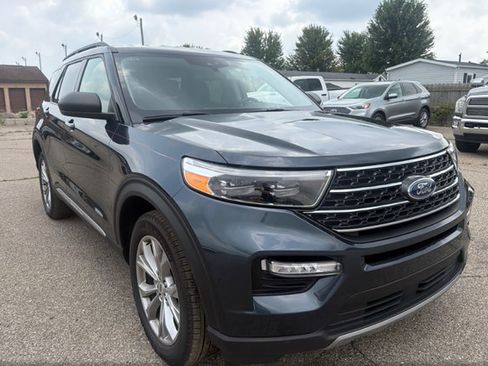 Certified 2024 Ford Explorer XLT w/ Equipment Group 202A AWD/4WD image 4