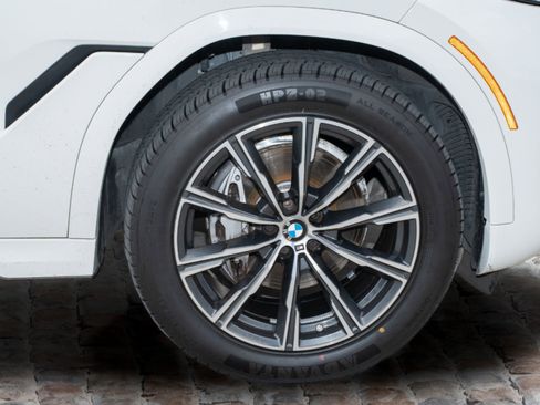 Used 2024 BMW X6 xDrive40i w/ Premium Package image 39