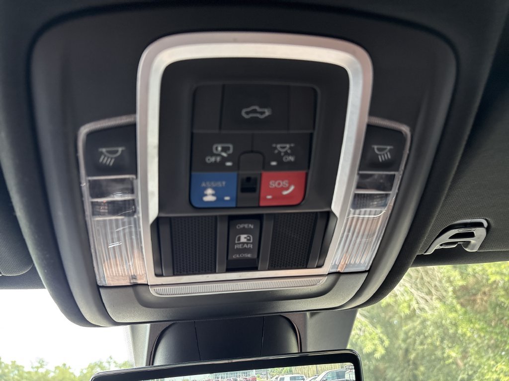 Used 2022 RAM 1500 Limited AWD/4WD image 23