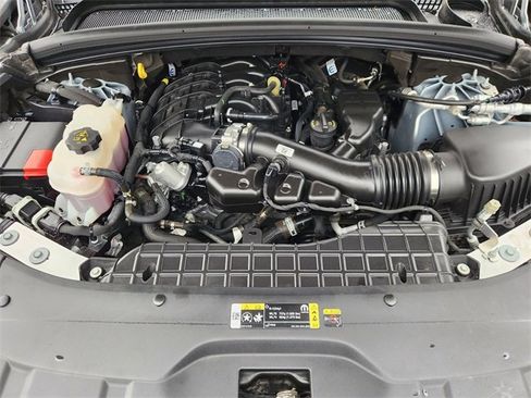 Used 2024 Jeep Grand Cherokee Altitude image 31