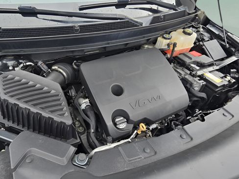 Used 2019 Buick Enclave Essence image 11