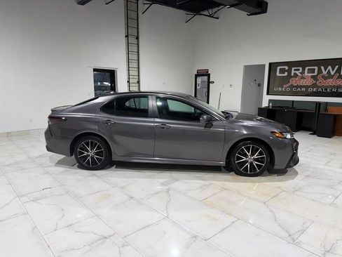 Used 2022 Toyota Camry SE FWD image 7