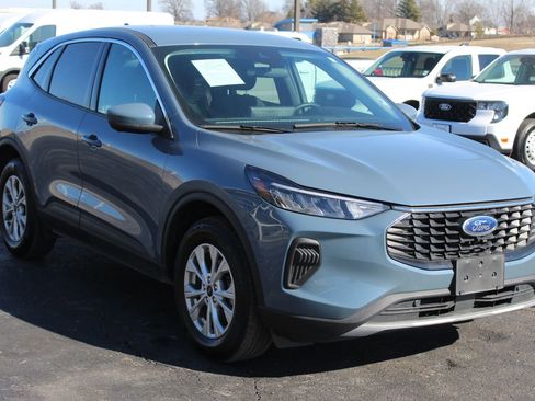 Used 2023 Ford Escape Active w/ Tech Pack #2 image 8