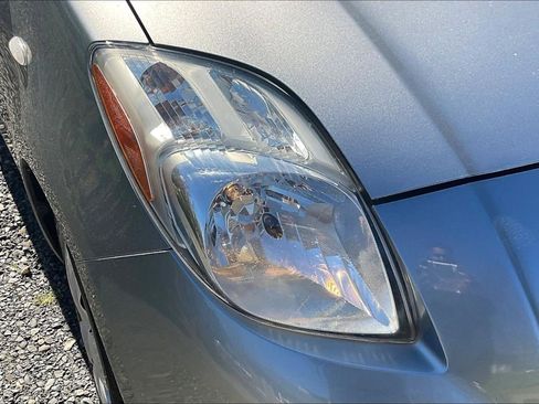 Used 2008 Toyota Yaris 2-Door Hatchback image 28