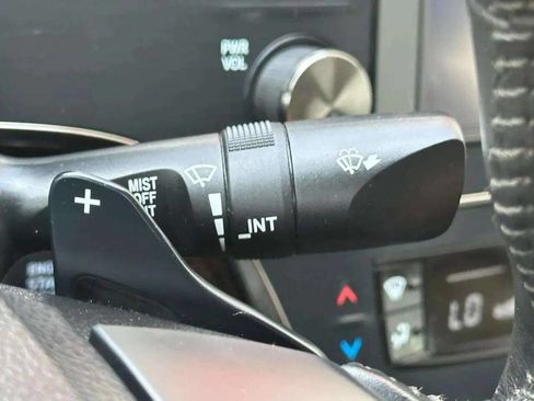 Used 2013 Toyota Avalon XLE Touring FWD image 19