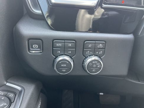 New 2026 GMC Sierra 1500 SLT w/ SLT Premium Plus Package AWD/4WD image 18