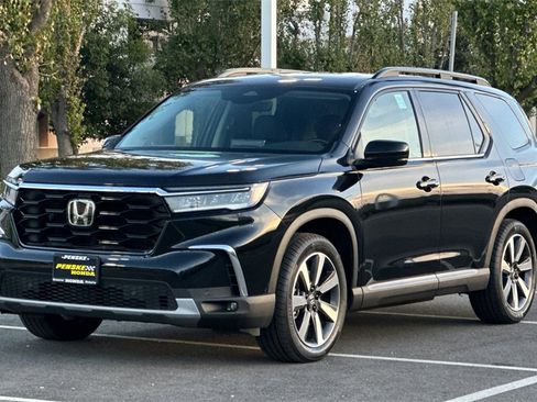 Used 2025 Honda Pilot Touring image 8