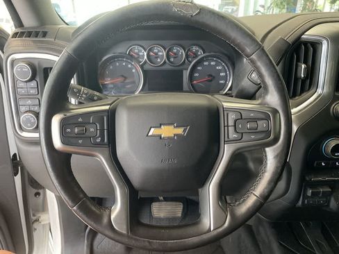Used 2020 Chevrolet Silverado 1500 LT w/ Convenience Package AWD/4WD image 15