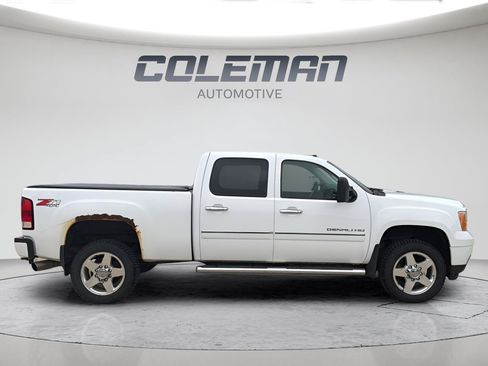 Used 2014 GMC Sierra 2500 Denali w/ Suspension Package, Off-Road AWD/4WD image 6