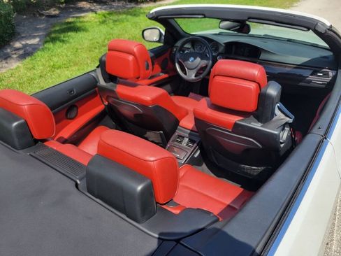 Used 2011 BMW 328i Convertible w/ Premium Pkg RWD image 18
