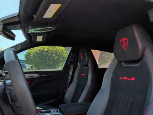 Used 2023 Lamborghini Urus Performante AWD/4WD image 31