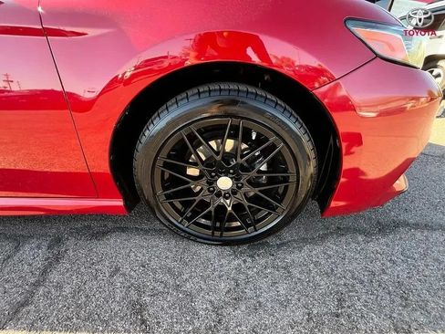 Used 2019 Toyota Camry SE w/ Carpet Mat Package FWD image 21