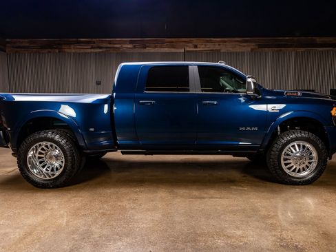 Used 2024 RAM 3500 Limited w/ Towing Technology Group image 11