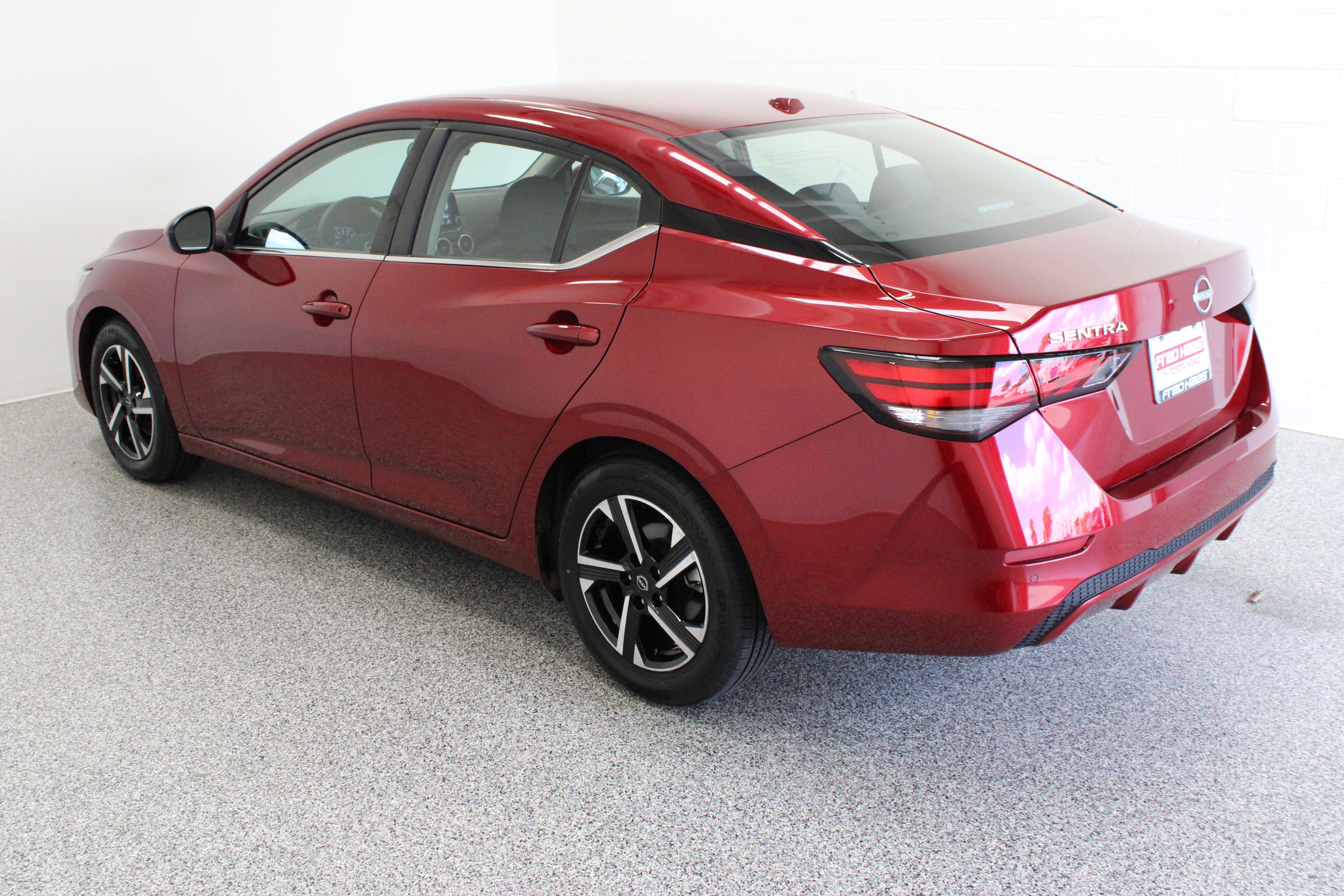 Used 2024 Nissan Sentra SV FWD image 9