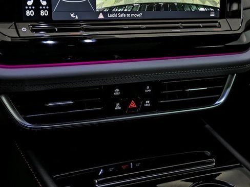 Certified 2025 Volkswagen Atlas Peak Edition SE image 21