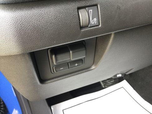 New 2026 GMC Canyon Elevation w/ Convenience Package image 11