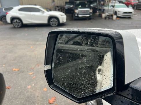 Used 2016 Cadillac Escalade ESV Platinum image 12