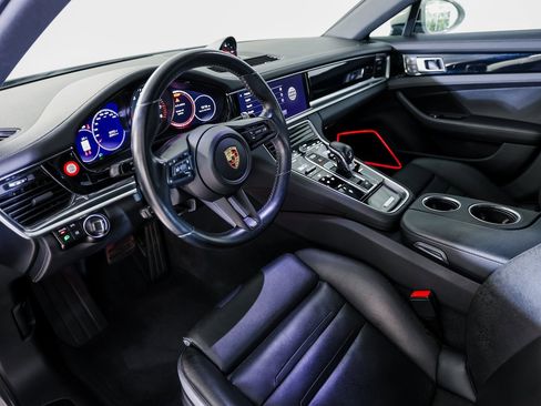 Certified 2023 Porsche Panamera Platinum Edition image 4