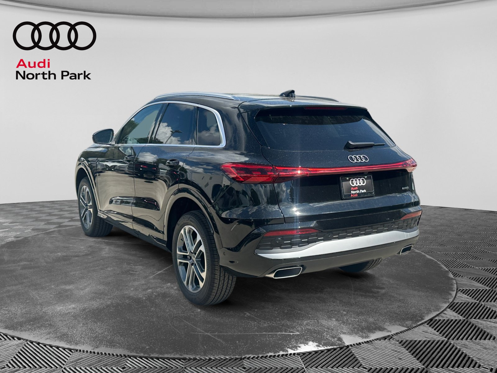 New 2026 Audi Q5 Premium Plus AWD/4WD image 3