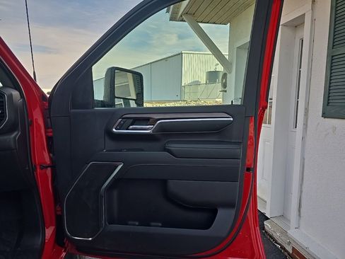 Used 2024 Chevrolet Silverado 3500 LT w/ Convenience Package image 24