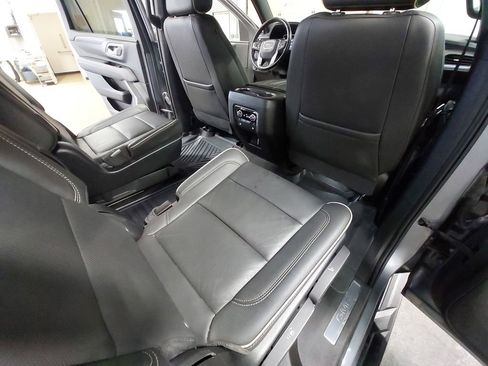 Used 2021 GMC Yukon SLT w/ SLT Luxury Package AWD/4WD image 11