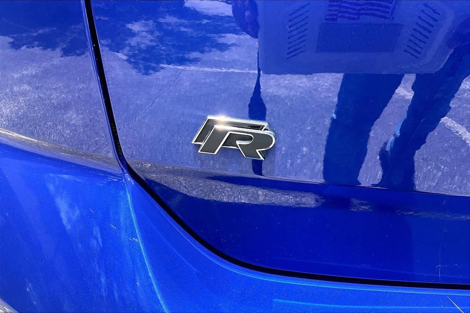 Used 2018 Volkswagen Golf R 4-Door AWD/4WD image 10
