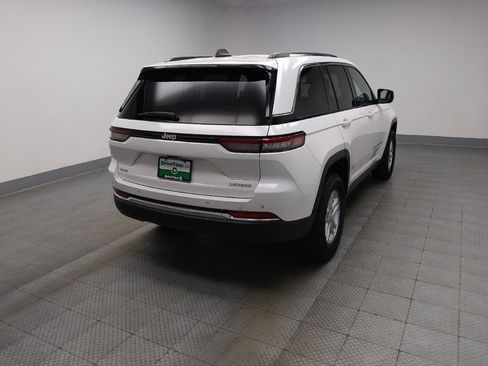 Used 2023 Jeep Grand Cherokee Laredo AWD/4WD image 9
