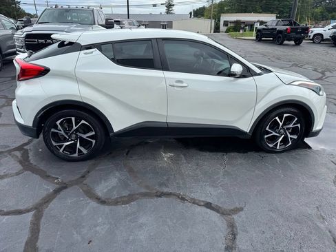 Used 2018 Toyota C-HR XLE FWD image 8