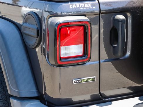 Used 2021 Jeep Wrangler Unlimited Sport AWD/4WD image 7