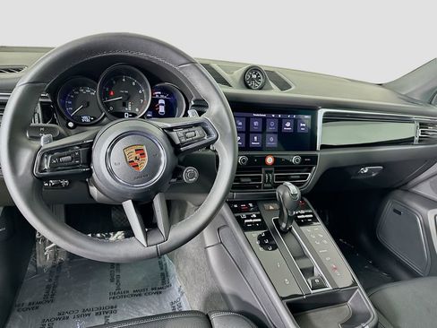 Certified 2026 Porsche Macan AWD/4WD image 24