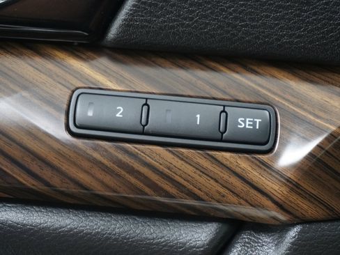 Used 2016 Nissan Maxima Platinum w/ Interior Lighting Package image 15